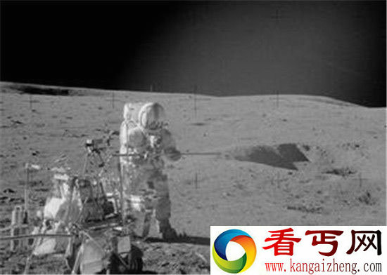 外星人基地在月球被发现 外形似金字塔