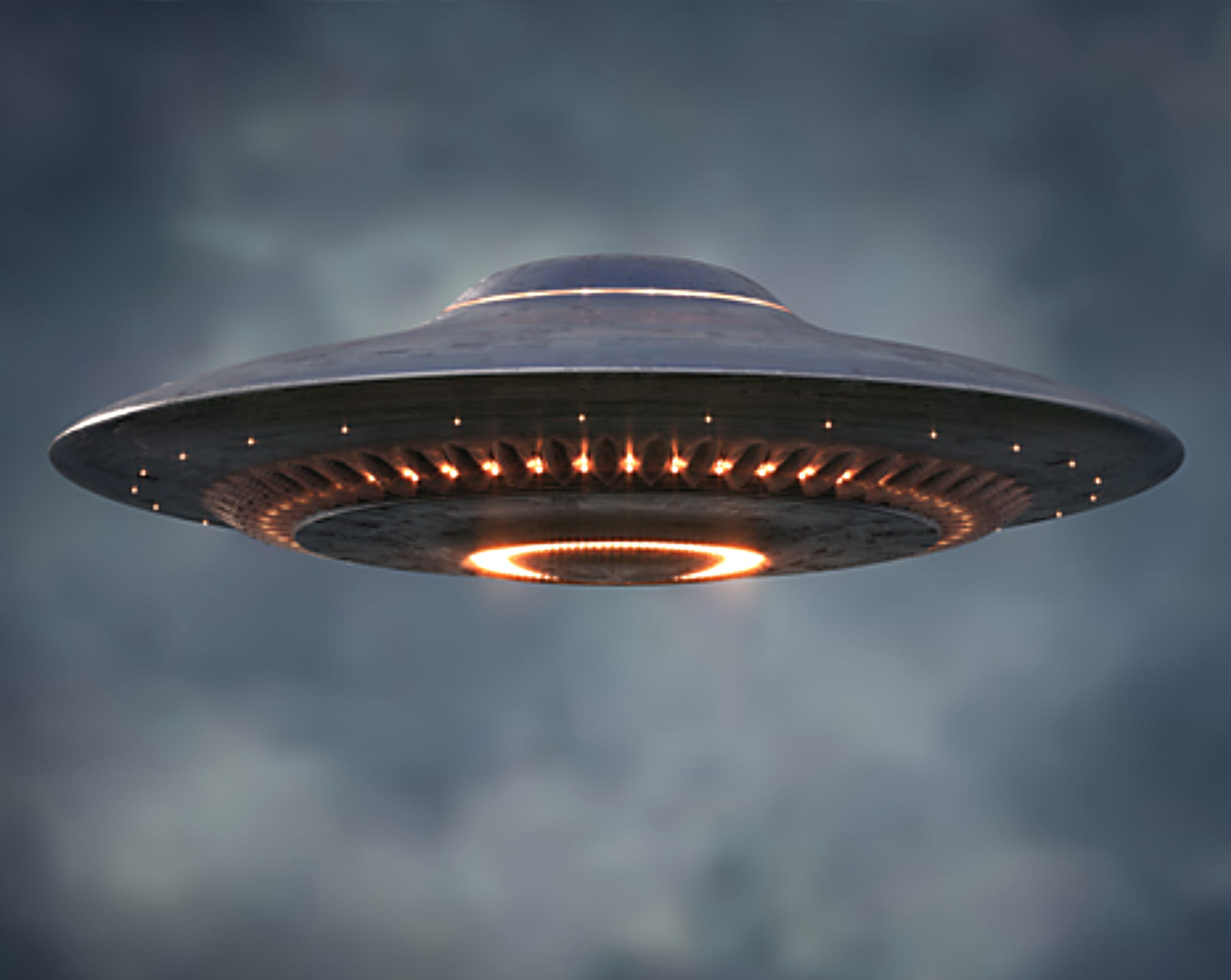 波兰男子意外拍下多张UFO照片