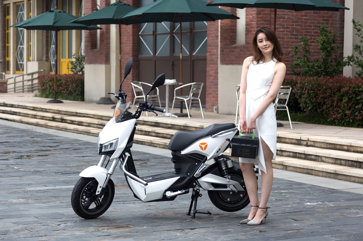 永不充电的磁能电动车