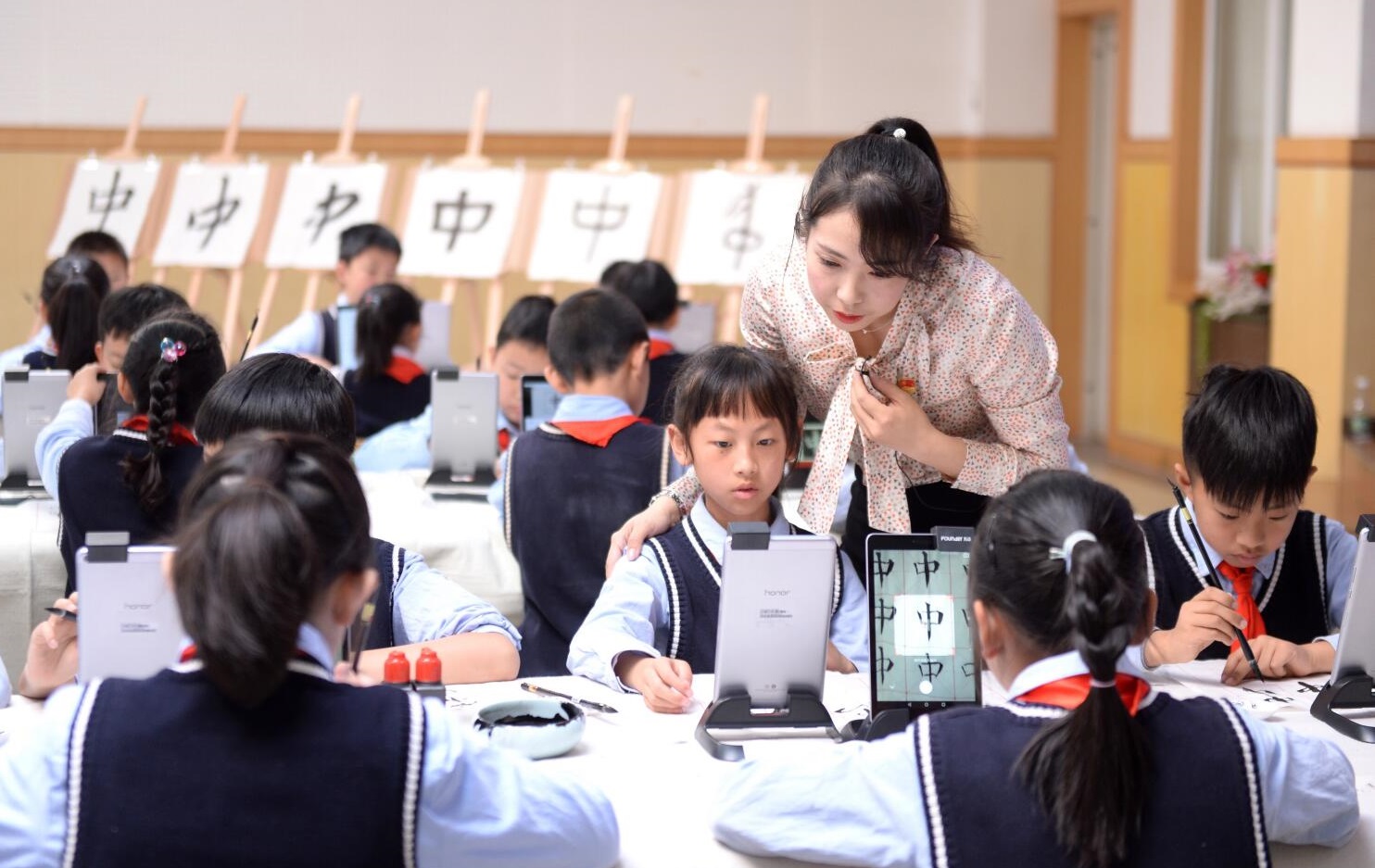 江苏一中学起薪40万招聘教师