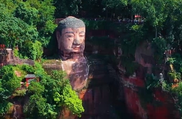 乐山大佛流泪乐山大佛流泪显灵的说法