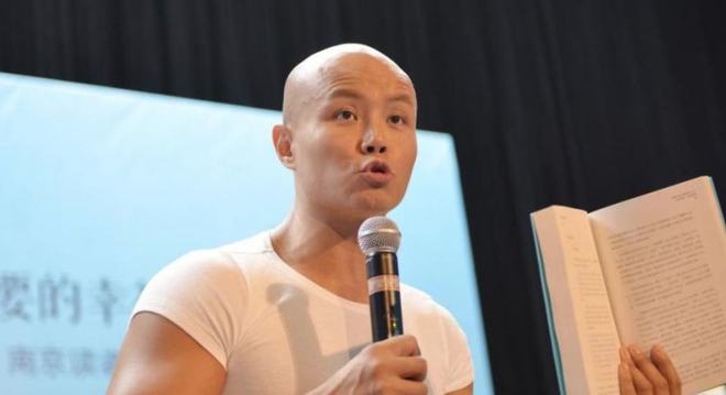 乐嘉蛋碎赔了多少钱，乐嘉蛋碎了是真的吗