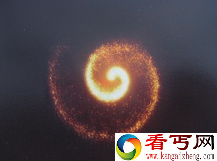 螺旋状不明飞行物