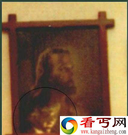 这是众所周知的世贸大厦倒塌前浓烟惊现“撒旦的微笑”