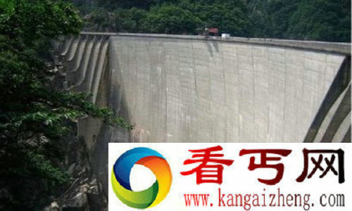 全世界最高的蹦极瑞士Verzasca大坝蹦极