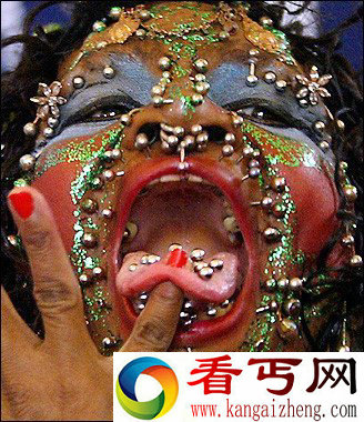 世界上身体穿孔最多的女人[图片]
