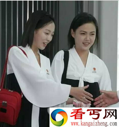 李雪主(右)也太美了吧