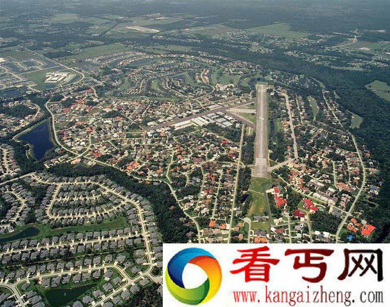 美国小镇每家都有私人飞机 组图