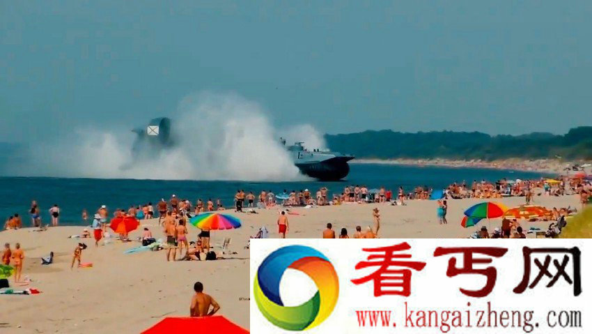 俄军野牛气垫船突然出现在海滩(图)