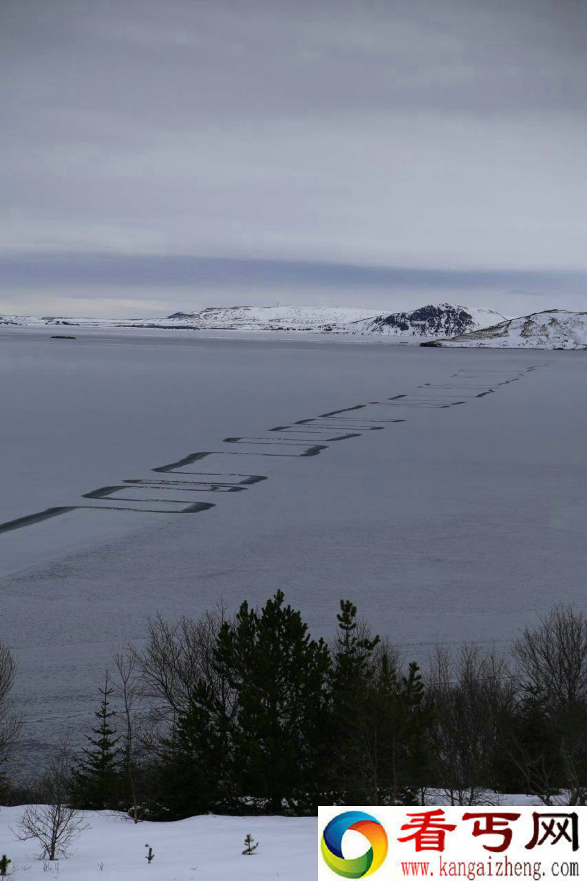 冰岛惊现诡异形状 神似贪食蛇般的裂痕