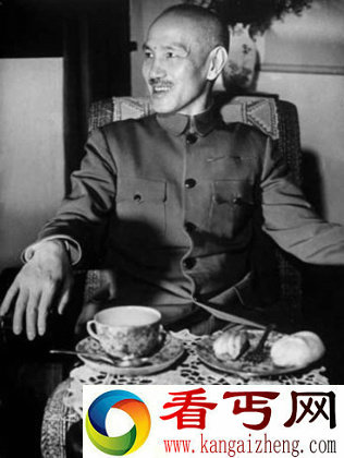 蒋介石迁入台湾主因受李宗仁再三要挟？