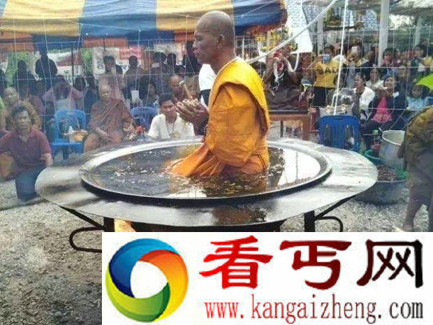 惊呆了！泰国僧人当众表演下油锅
