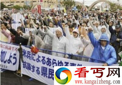 二战冲绳日军疯狂逼十万人殉葬