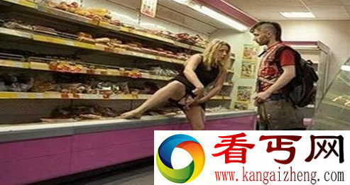 惊呆了！美女竟将整只鸡塞入下体
