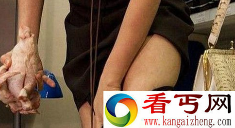 惊呆了！美女竟将整只鸡塞入下体