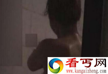 黑客直播女子洗澡 性感美女胴体被看光