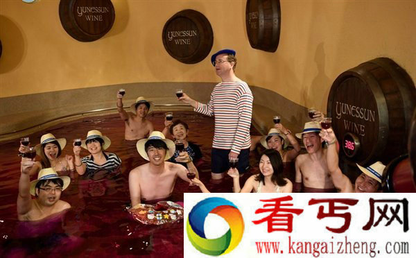 日本男女混浴红酒温泉边爱爱边泡