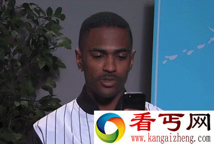 你的小拇指上是否有这个东西 看你还敢玩手机吗