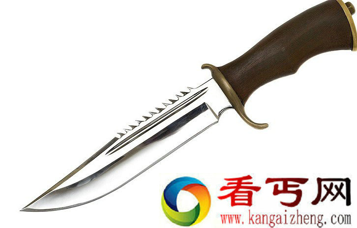 离奇 10厘米长匕首“藏”在胸腔七年