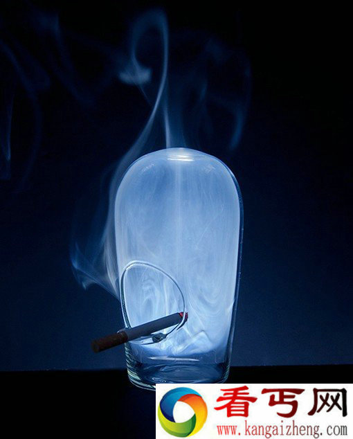 创意烟灰缸 可以营造一个烟雾缭绕的环境