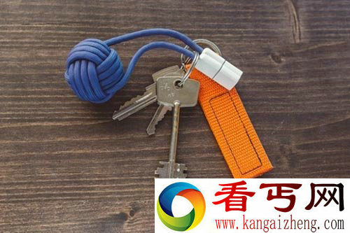 超迷你移动电源 还能够充当钥匙挂坠