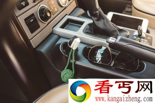 超迷你移动电源 还能够充当钥匙挂坠