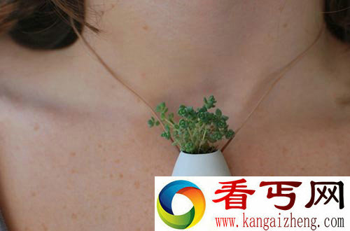 能栽植物的迷你花瓶项链