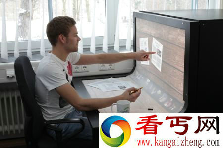 未来的办公桌 电脑与桌子一体化不是梦