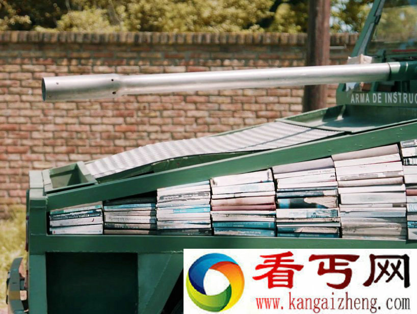 坦克制作的流动图书馆 霸气外露上档次