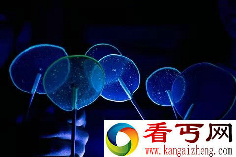 会发光的棒棒糖 好看又好吃