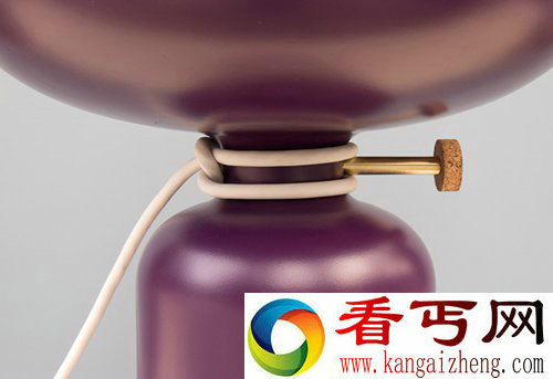 油灯的灵感 Table Lantern台灯 整体设计和颜色很有现代感