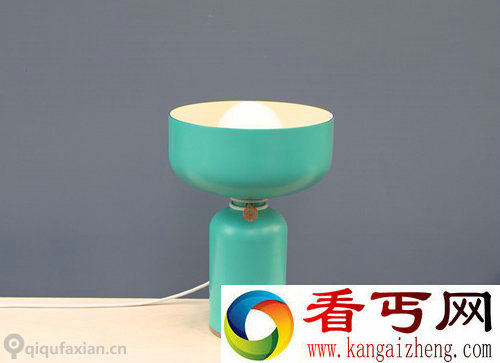 油灯的灵感 Table Lantern台灯 整体设计和颜色很有现代感