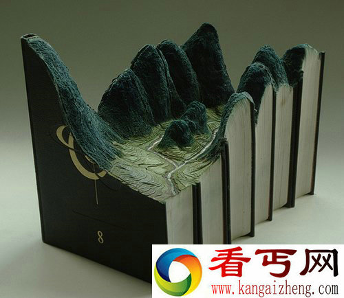 新鲜的艺术 书雕微型景观 利用了各种旧书籍制作而成
