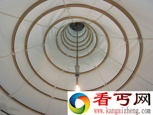 吊灯 罩着你 为使用者提供一个私密的内向空间