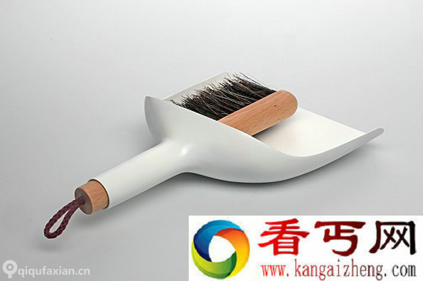 SWEEPER&DUSTPAN 简单的清理 直接从簸箕手柄倒出