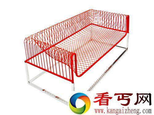 看起来好像漂浮在空中 mesh sofa户外家具 给人视觉上的轻盈感