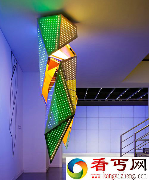 14分钟灯光秀 从一个展开的螺旋体发展而来