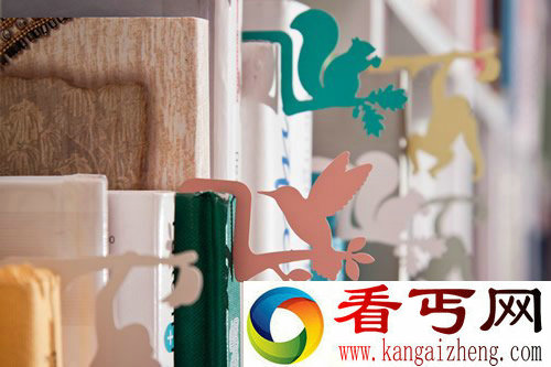 jungle bookmark“动物书签” 书籍上的“动物园”
