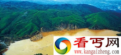 喀麦隆惊现杀人湖 神秘杀人湖诡异自燃