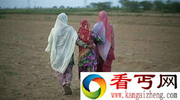 印度女人竟这样上厕所 而且很容易被性侵