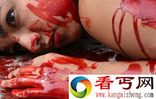 西班牙一群赤裸人体躺在血泊中 场面恐怖又诡异