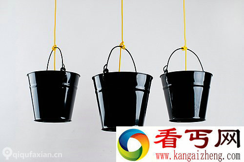 挂个水桶“装灯” 更贴近生活