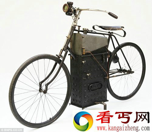 现代摩托车的爷 117岁蒸汽自行车拍卖创记录