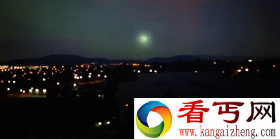 澳洲天空现神秘亮光 疑是外星人出入的时光隧道