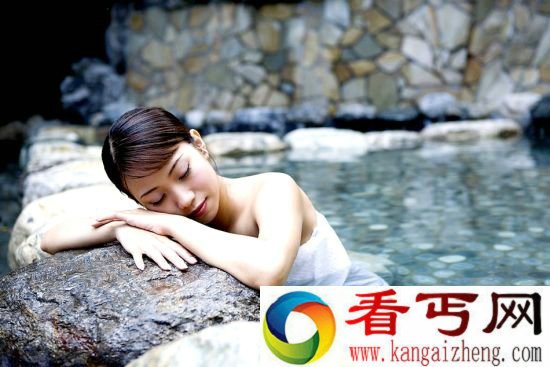 泡温泉离奇怀孕 为何水中受孕现象频频发生