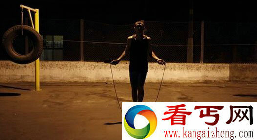 一龙击溃法国选手 将迎战日本重口味异装癖拳击手