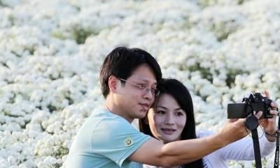 爱在社交媒体秀恩爱?那是对感情缺乏自信
