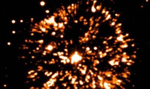 神秘超新星大爆发 百年遗迹酷似宇宙焰火被喻为“焰火星云”