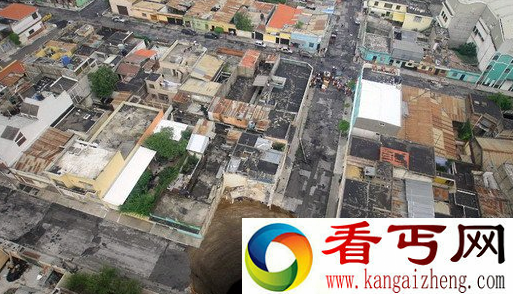 [图文]盘点全球各地离奇地陷与坑洞
