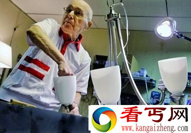 美国101岁老人希戈德曼私企工作73年 仍未打算退休